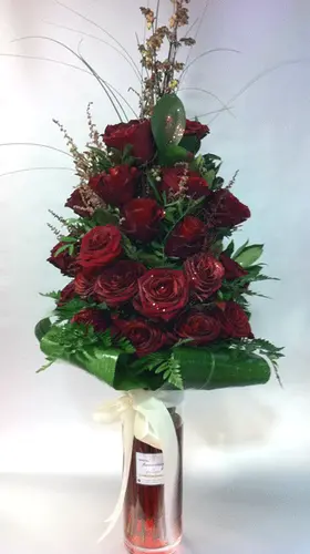(21) red roses bouquet  A' quality Dutch gift wrapped with greens + VASE