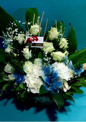 Basket with exclusive flowers for New Born Baby + Balloons !!!