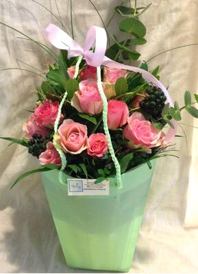 Roses (21) stems Bouquet in Water bag Only 24.99€