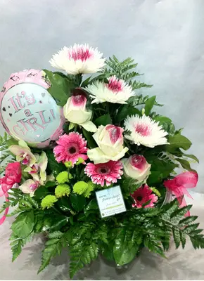 Arrangement in basket for new born girl + stick balloon