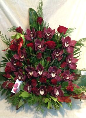 Arrangement with exclusive Red roses + Cymbidium ochids !!!
