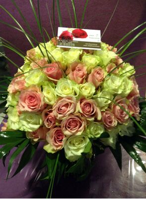 Τριαντάφυλλα Ροζ & Λευκά (100τεμ.) Μπουκέτο !!!
