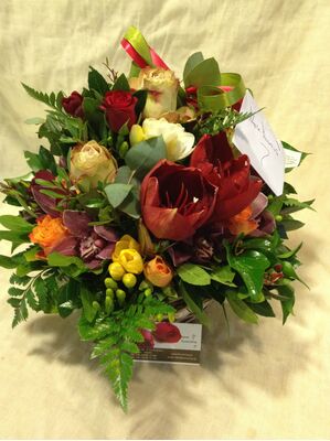 Λουλούδια σε ποιοτικό Ξύλινο ποτ "Άνοιξη"