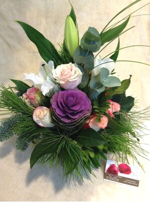 Spring colored flowers in basket. Pink Spring !!!