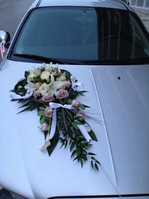 Wedding auto front side
