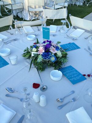 Γάμος. Στολισμός Εκκλησίας Με "Μπλε Βάντα"