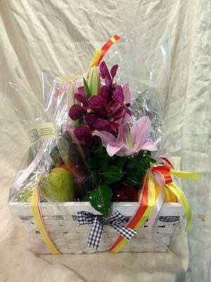 Goodies  Basket ! Flowers & Fruits !