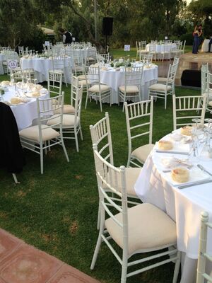 Γάμος. Στολισμός Εκκλησίας Με "Στεφάνια"