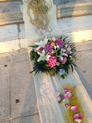 Γάμος. Στολισμός Εκκλησίας Με "Μοβ Ορτανσίες" & Λουλούδια Εποχής. Καλοκαιρινό Θέμα.