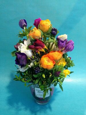 Spring Mix Bouquet !!! + Vase !!!