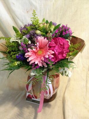 Spring Mix Bouquet !!! + Vase !!! Special.