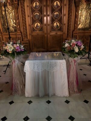 Wedding flower & candles decoration Exterior corridor. Autumn Flavor & Style.