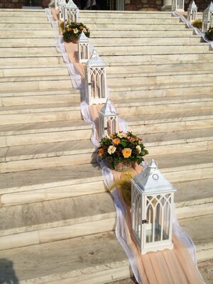 Γάμος. Στολισμός Εκκλησίας Εξωτερικός Διάδρομος.