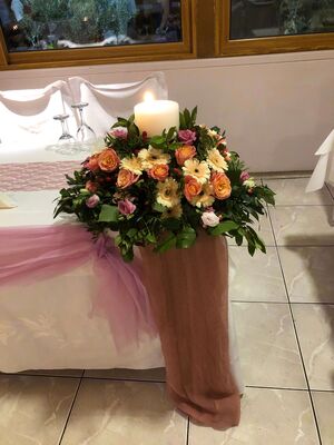 Wedding Tables Reception flower decoration. Summer.