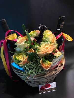 Basket Wine + Chocolates  !!!Exclusive.