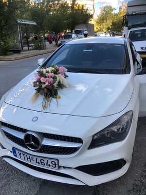 Wedding flower & candles decoration Exterior corridor. Autumn Flavor & Style. Automobile decoration.