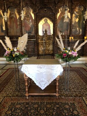 Wedding flower & candles decoration Exterior corridor. Autumn Flavor & Style.