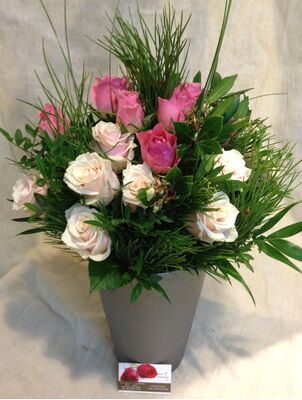 (21) roses bouquet (creme white colors) with exclusive greens!!!