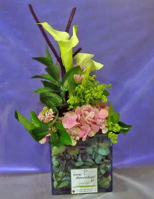 Glass cube (blue color) 12χ12χ12 with summer flowers and accessories