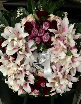 Ανθοπωλειο. Στεφάνι κηδείας .Σε βάση OASIS MOSS "standing".