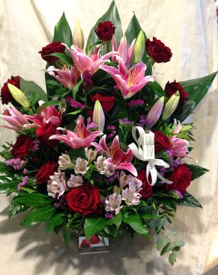 Arrangement with exclusive Red roses + Cymbidium ochids !!!