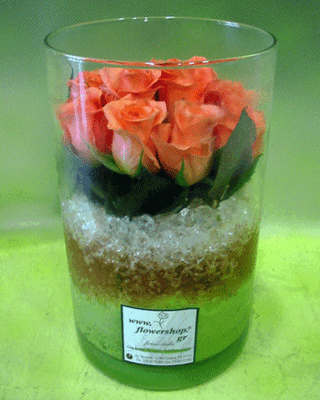 Cylinder vase with roses