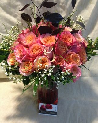 Τριαντάφυλλα "Fiesta" + Βάζο. Σπέσιαλ (40) τεμ.