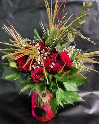 (31) red roses bouquet Extra Quality Dutch + Vase !!! Super week Offer. Special.