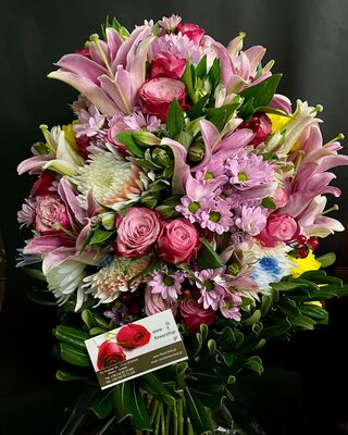 Exclusive Bouquet (Mixed Colors). New.