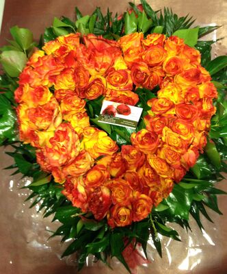 Valentine's heart with roses + Decoration