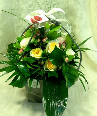 (21) roses bouquet (creme white colors) with exclusive greens!!!