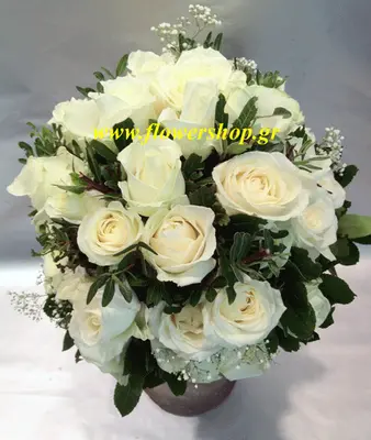 white roses bouquet
