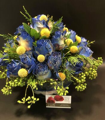 Μπλε Τριαντάφυλλα (10)τεμ. σε βάζο με διακοσμητική άμμο!!! (Μόνο για την ΑΤΤΙΚΗ) Πολυτελές