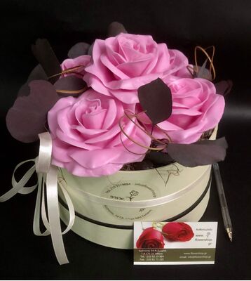 (4) Exclusive Pink Waxed  Roses In Cylinder Hat Box!!! NEW!!!