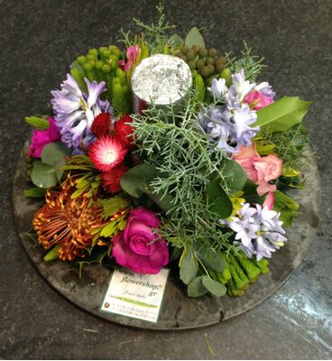 Εορταστικές συνθέσεις Λουλούδια με Κεριά. Χριστουγέννων & Πρωτοχρονιάς.