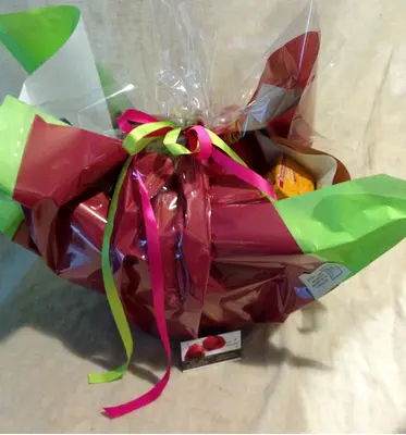 Gourmet Set ! Basket Flowers ! Basket Delicatessen ! Extra !