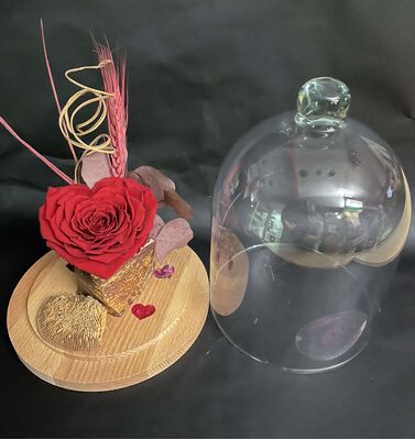 Rose Forever καρδιά, σε Γυάλινο Θόλο Διαμ. 20εκ. Ύψος 30εκ.