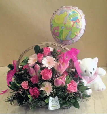 Round basket with handle arrangement. Boy or Girl.