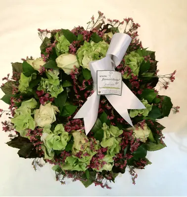 White condolences wreath. (Small)