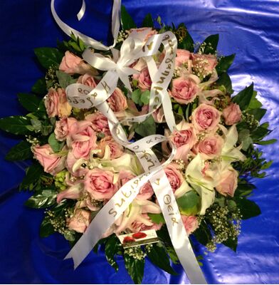 Condolences wreath with  roses & Lillies  (pink)