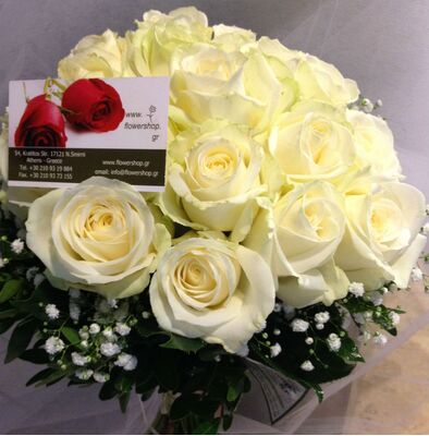 Νυφική ανθοδέσμη με κρεμ ή λευκά τριαντάφυλλα