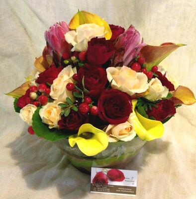 Arrangement In Glass Vase + Internal Decoration. Mixed Season Flowers !!!