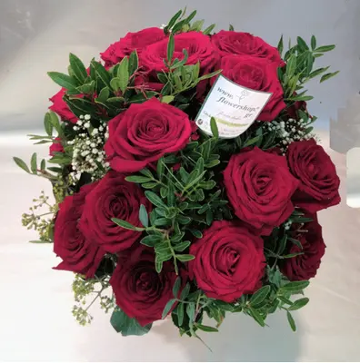 red naomi roses
