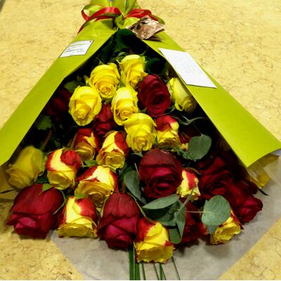 Ανθοπωλείο .Μπουκέτο με ecuador