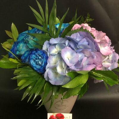Blue Roses (21 total) stems arrangement in glass or ceramic vase with Hydrangeas. Exclusive !!!