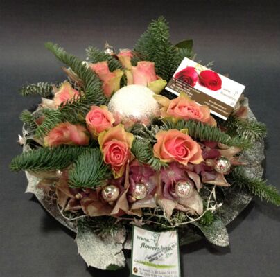 Εορταστικές συνθέσεις Λουλούδια με Κεριά