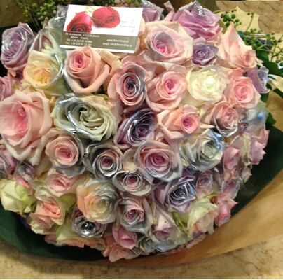 Τριαντάφυλλα Ροζ & Λευκά (100τεμ.) Μπουκέτο !!! Σπεσιαλ