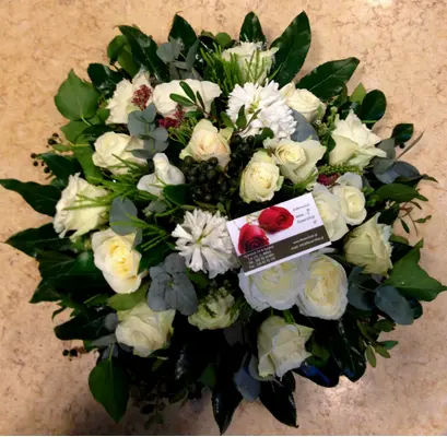 Arrangement with white flowers !!! Wedding table !!!