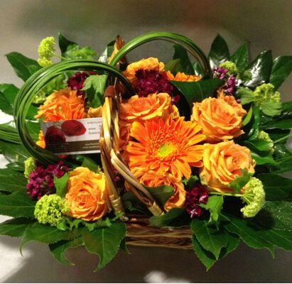 Σύνθεση σε καλάθι με exclusive λουλούδια εποχής σε γκρουπ!!! Ανοιξιάτικη φρεσκάδα!!!