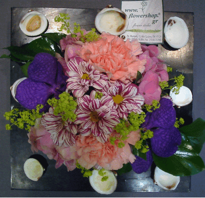 Flower arrangement in zink plate 25χ25  with sea shells